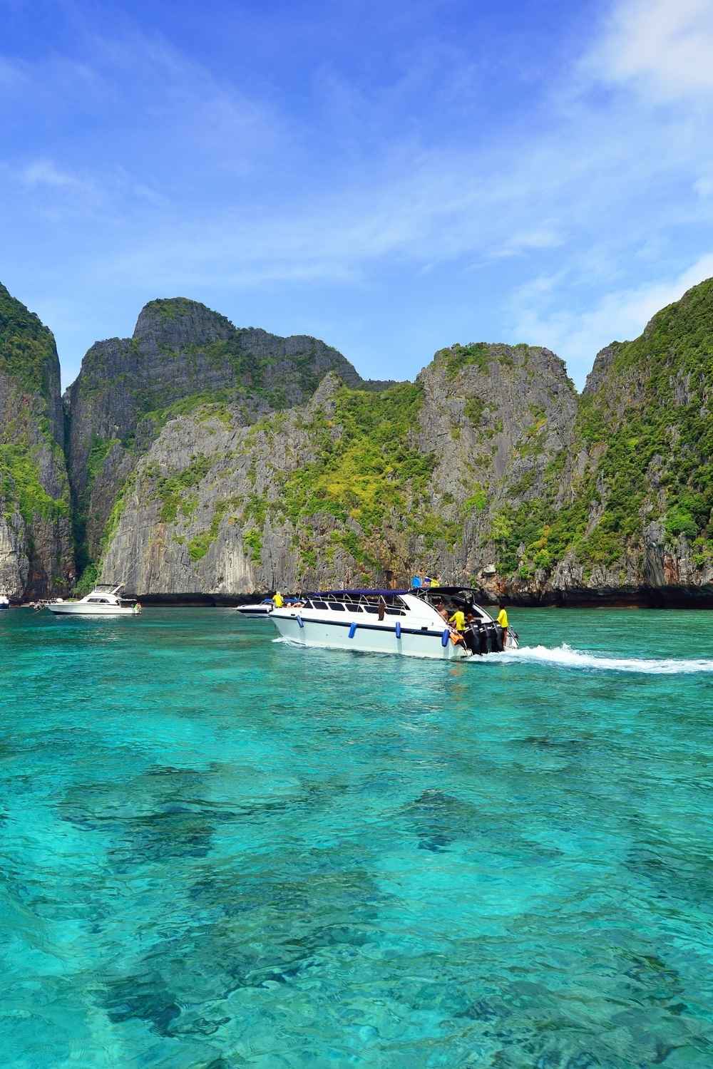 Best Cities in Thailand for Solo Travel (Beginner-Friendly Guide)