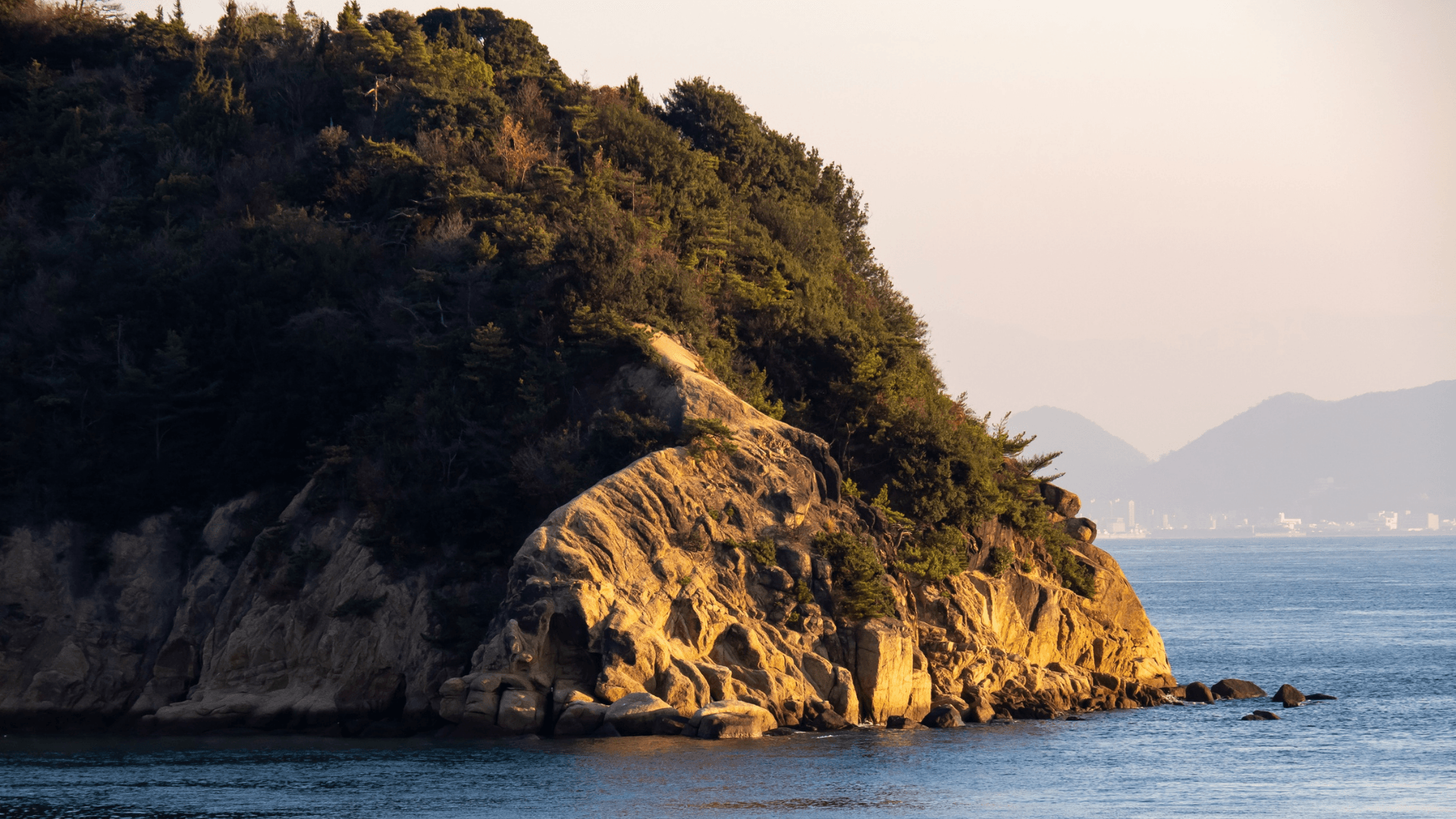 Naoshima (Naoshima Town, Kagawa District, Kagawa Prefecture).